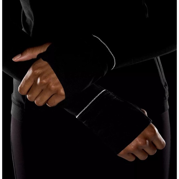 Lululemon It's Rulu Half Zip - Picture 5 of 5